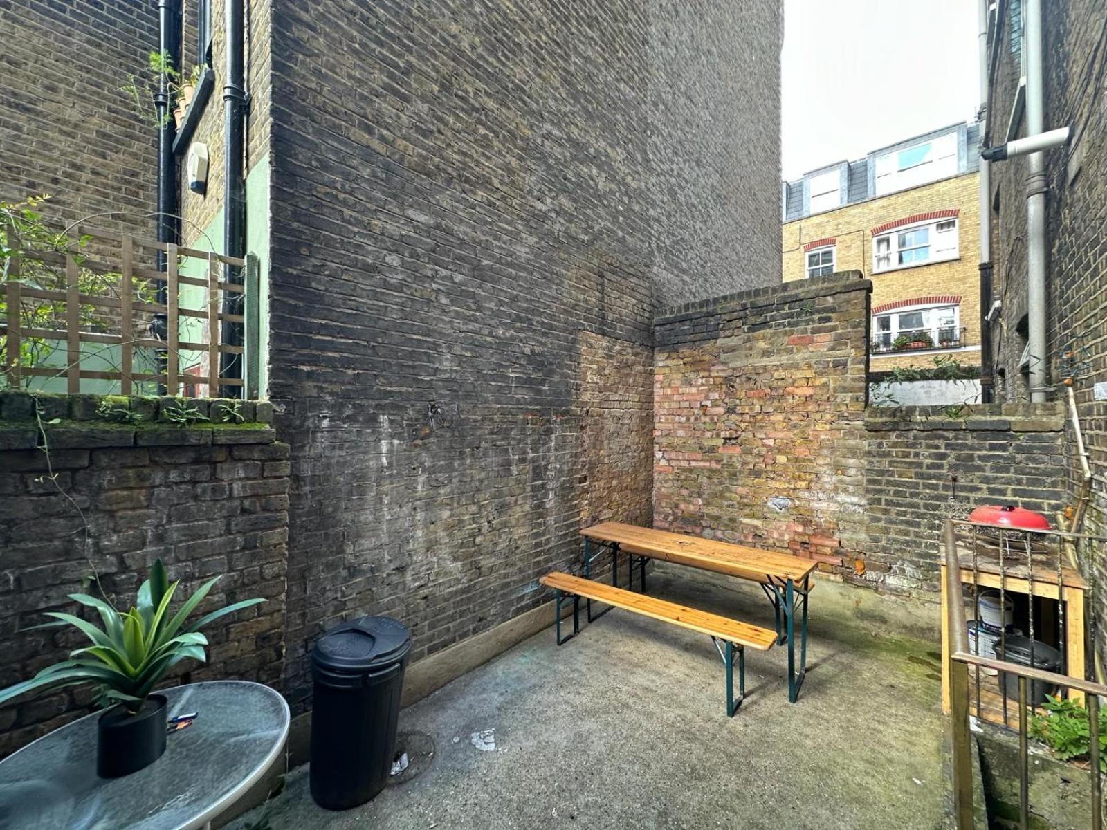 Whitechapel Station Rooms 런던 외부 사진